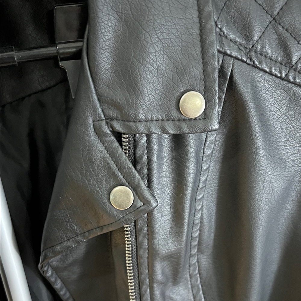 Rue21 Quilted Black faux Leather Jacket for Women - Picture 3 of 7